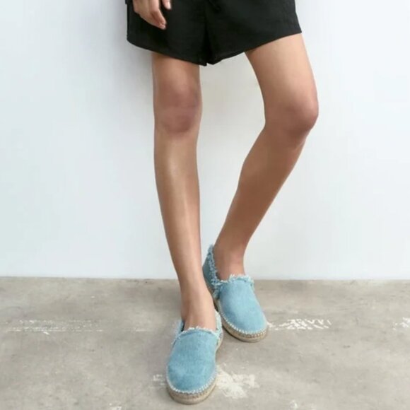 ZARA SIZE 29 DENIM JEAN ESPADRILLES RAW EDGE FLAT SLIP-ON SHOES WOMEN SANDALS - Picture 3 of 8